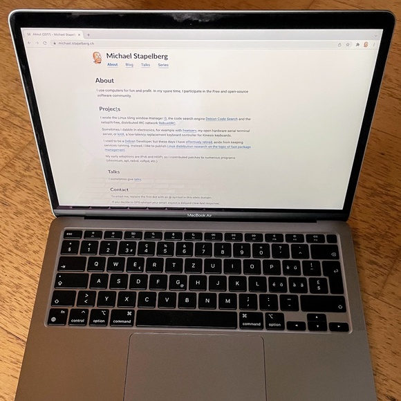 MacBook Air - Picture 1 of 1